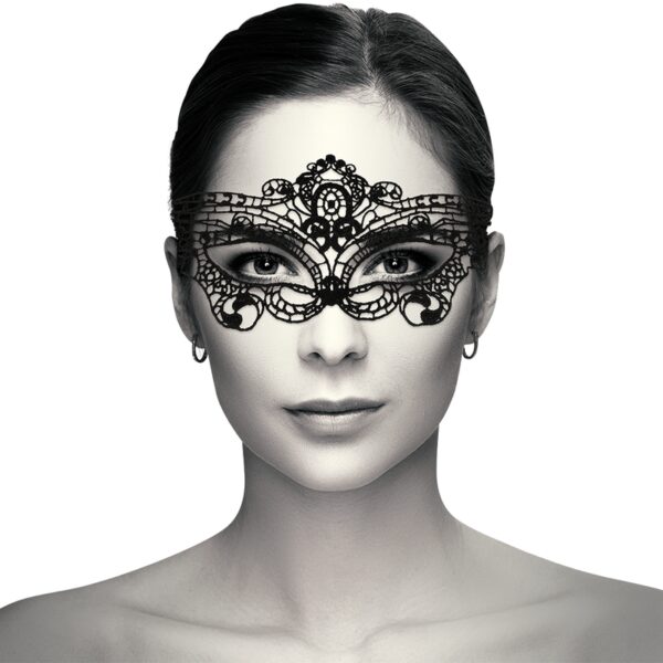 COQUETTE LACE MASK 2 -